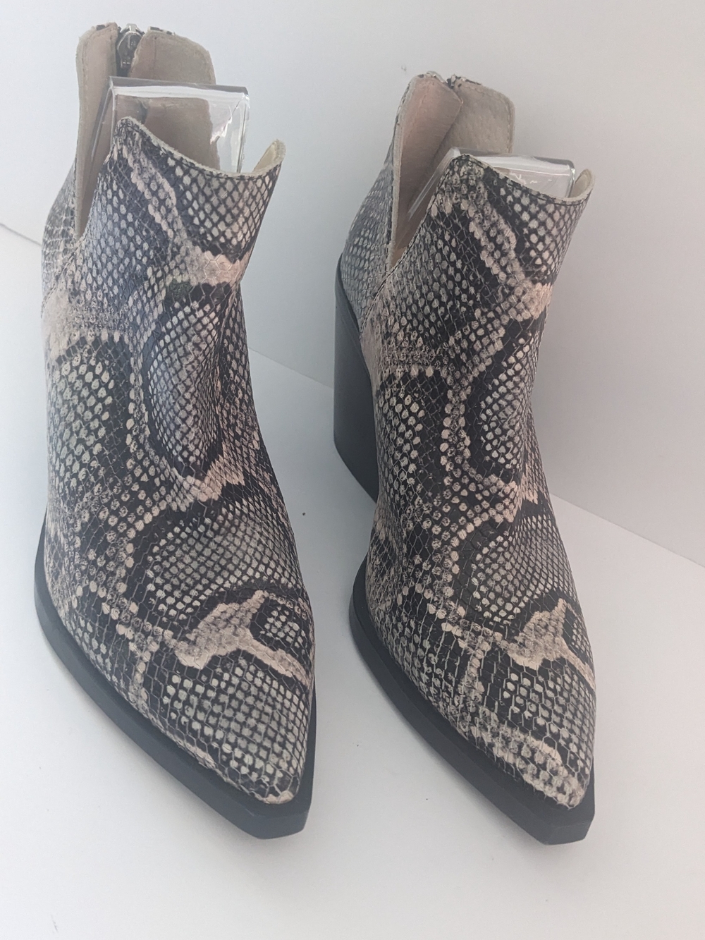 Vince Camuto Black & Cream Snake-Print Pointed Ankle Booties 6